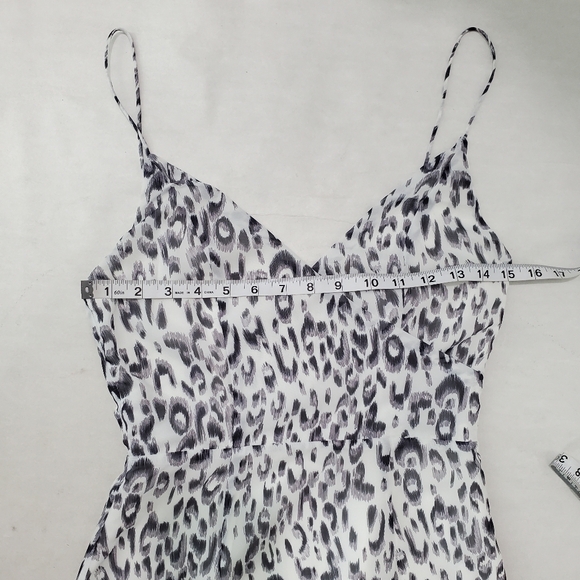Superdown Kina Mini Dress in White Leopard Sz XS Ruffle Sexy Vacation - Picture 12 of 16